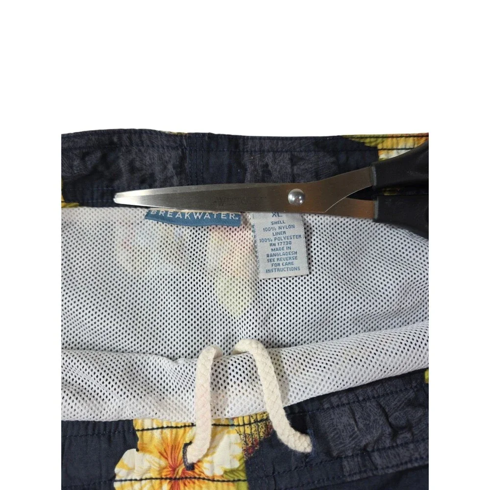 Breakwater Mens XL Board Shorts Havana Cuba Cigar Tobacco Mesh Lined Floral